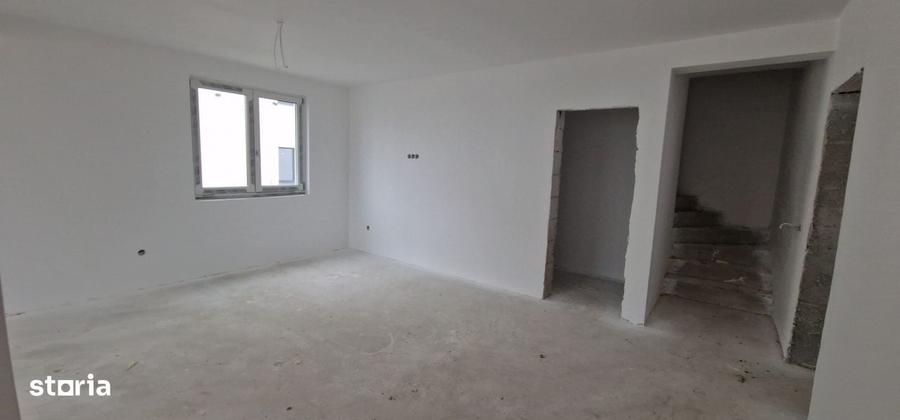 Casă cu 3 camere în Central