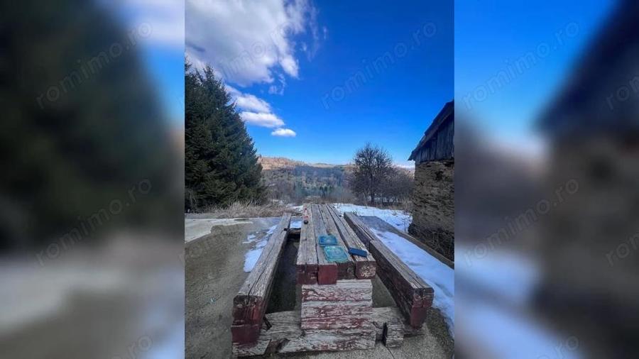 Casă cu 4 camere cu Teren 686 Mp în Gărâna