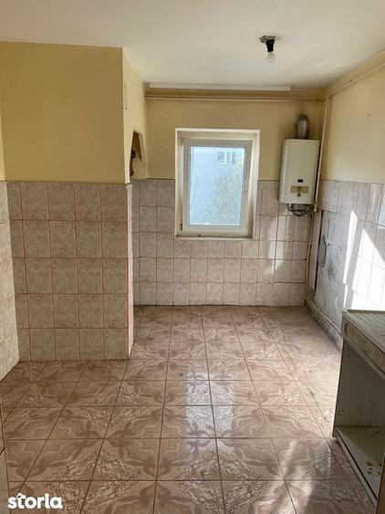 Apartament cu 4 camere decomandat în Orașul Vechi