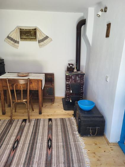 Casă cu 4 camere cu Teren 98 Mp în Central