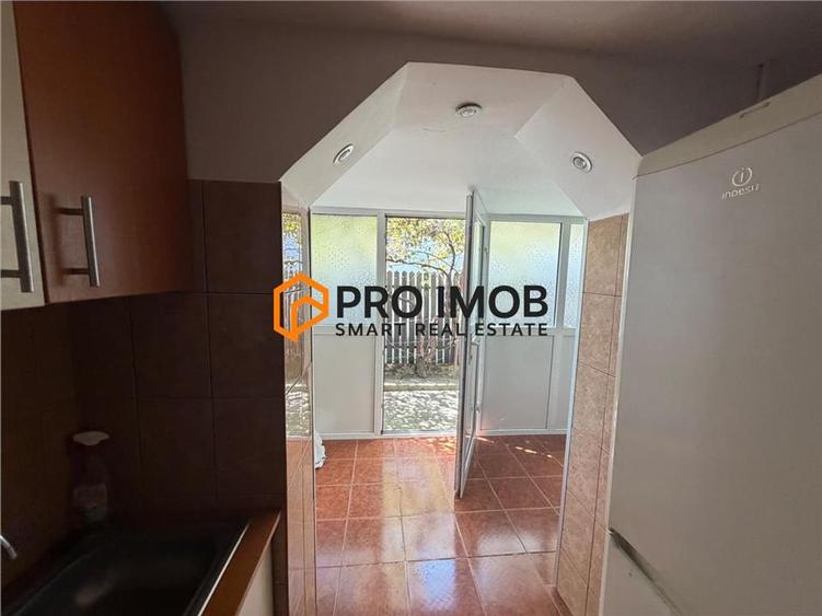 Casă individuală cu 3 camere cu Canalizare în 1 Decembrie