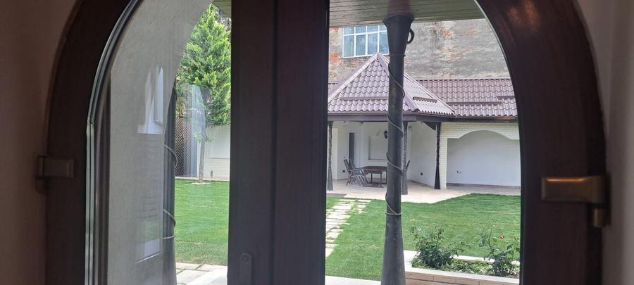 Casă individuală cu 8 camere cu Canalizare în Unirii