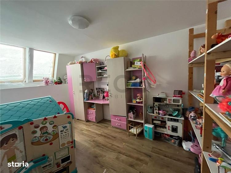 Apartament cu 3 camere decomandat în Rogerius