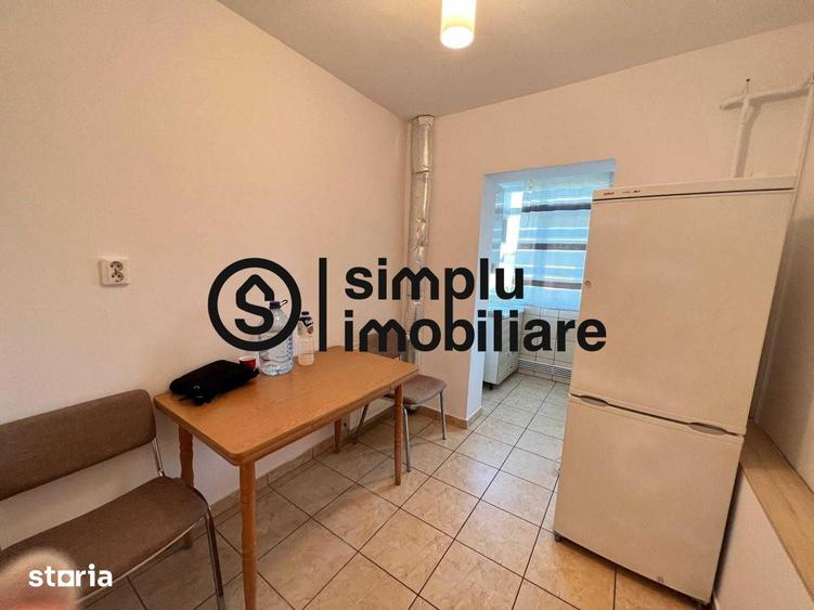 Apartament cu 3 camere decomandat, mobilat în Sărari