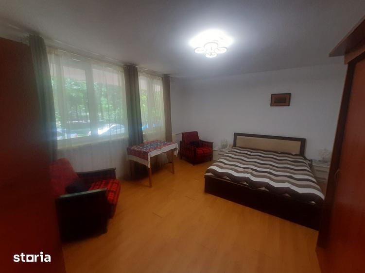 Garsonieră decomandată în Drumul Taberei