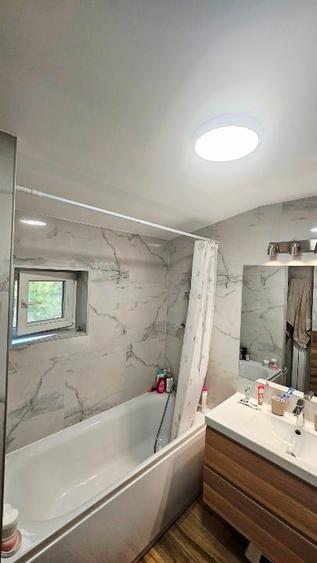 Apartament cu 4 camere decomandat, mobilat în Zăvoi