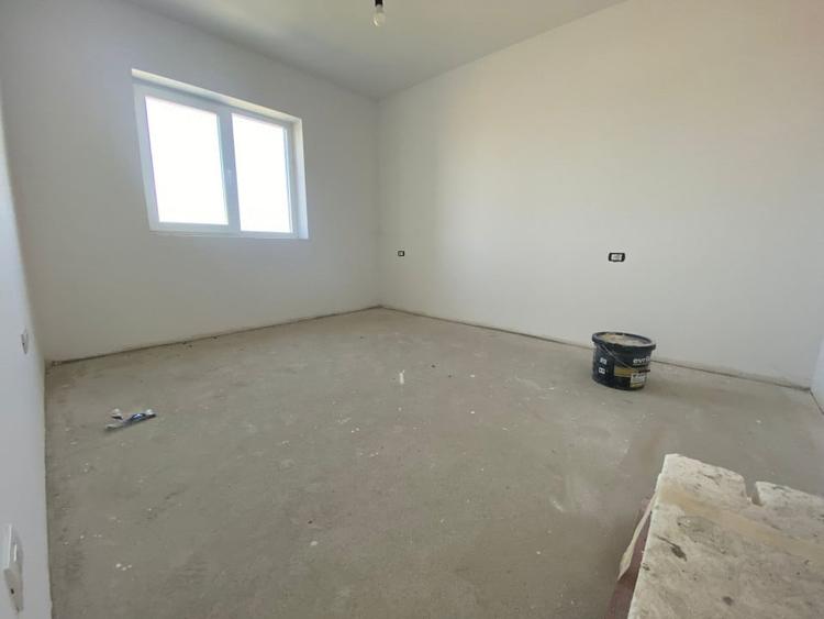Penthouse cu 3 camere decomandat în Torontalului