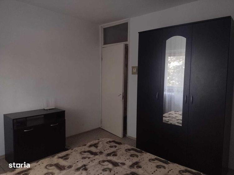 Apartament cu 2 camere decomandat în Rovine