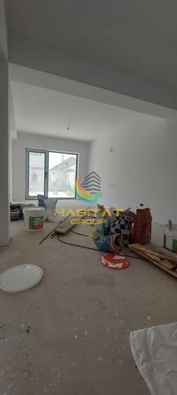 Duplex cu 4 camere cu Canalizare în Nord-Est