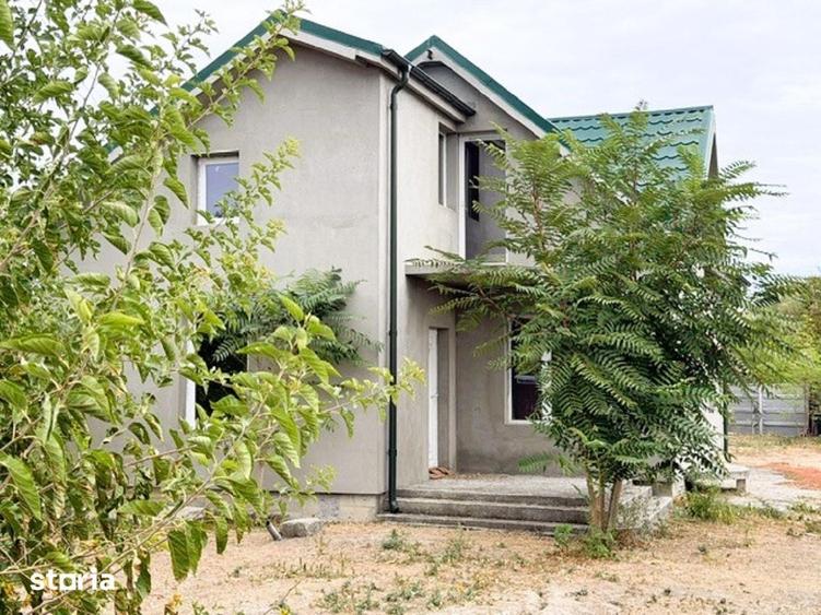 Casă cu 5 camere cu Teren 576 Mp în Cârlogani