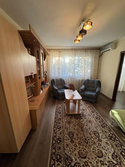Apartament cu 2 camere semidecomandat în Malu Roșu
