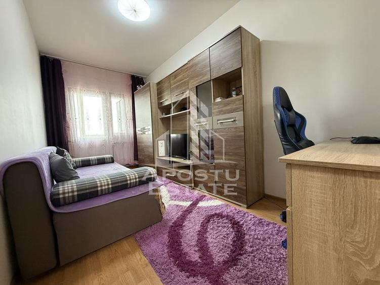 Apartament cu 3 camere semidecomandat, mobilat în Soarelui