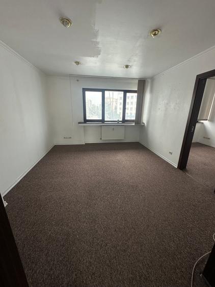 Apartament cu 5 camere decomandat în P-ța Romană