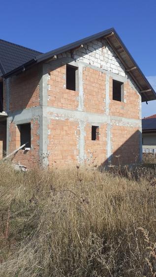 Casă individuală cu 4 camere cu Teren 500 Mp în Cătămărești-Deal
