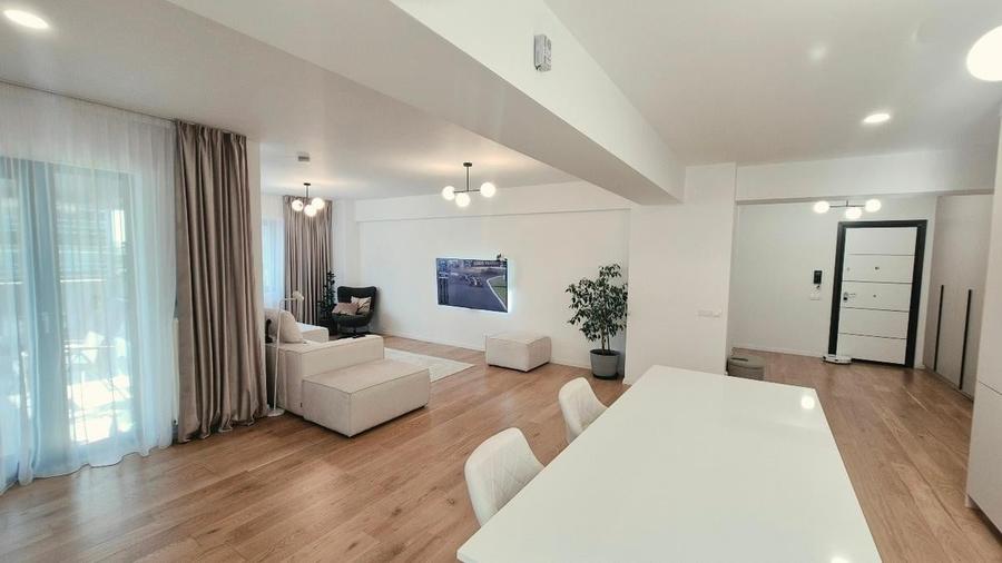 Apartament cu 3 camere semidecomandat, mobilat în Floreasca