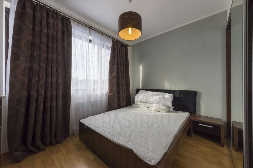 Apartament cu 3 camere decomandat, mobilat în P-ța Victoriei