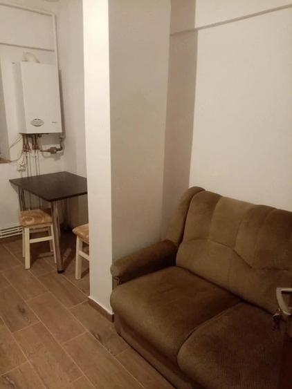 Garsonieră decomandată în Central
