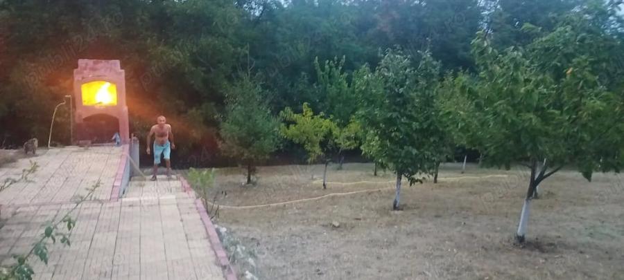 Casă cu Teren 2800 Mp în Văleni