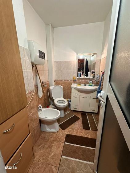 Apartament cu 4 camere decomandat în Central