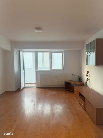 Apartament cu 3 camere decomandat în Colentina