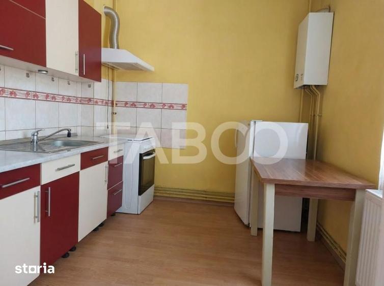 Apartament cu 2 camere nedecomandat, mobilat în Central