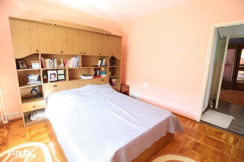 Apartament cu 3 camere decomandat în Port