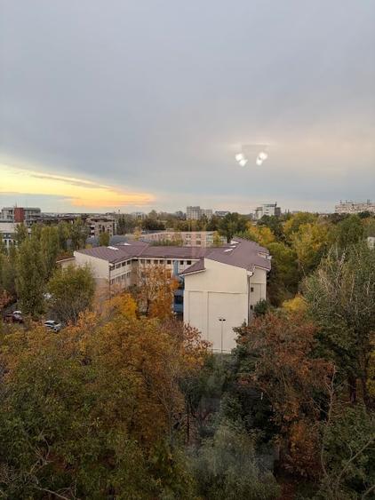 Garsonieră decomandată, mobilată în Pajura