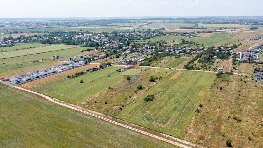 Teren Construcții intravilan de 2500 mp, în Zurbaua