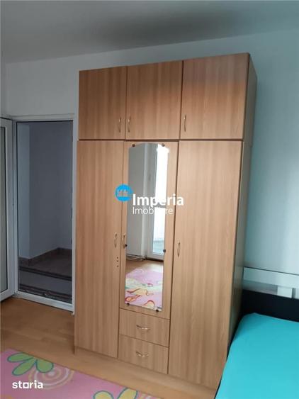 Apartament cu 3 camere decomandat în Gară