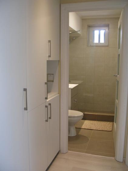 Apartament cu 2 camere semidecomandat, mobilat în Central