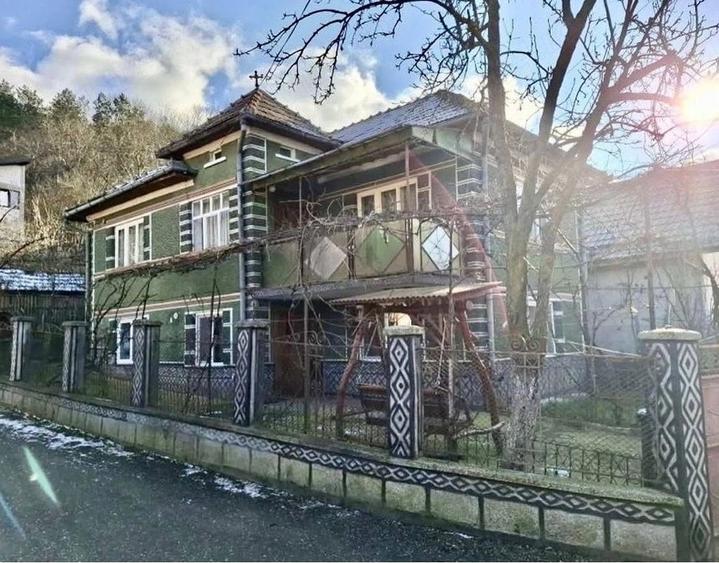 Casă cu Teren 500 Mp în Central
