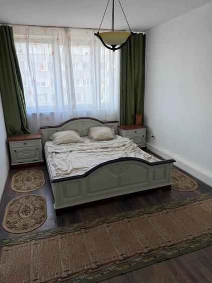 Apartament cu 3 camere decomandat în Torontalului