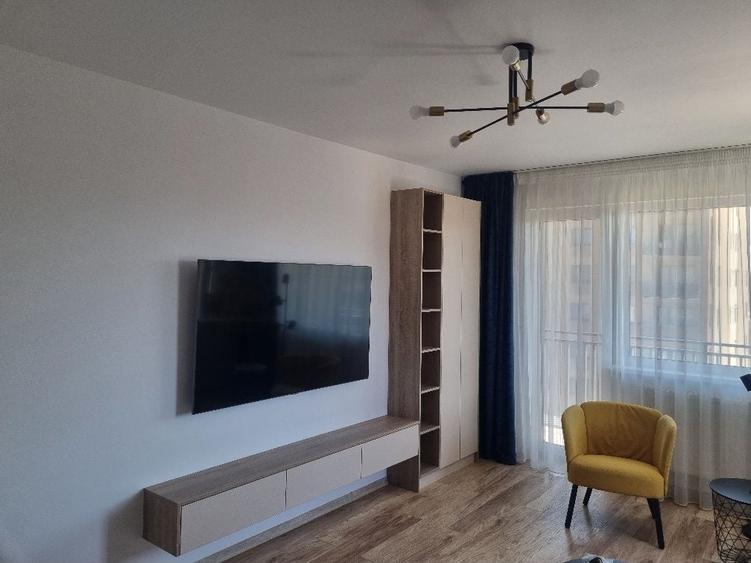 Apartament cu 3 camere decomandat în Drumul Carului