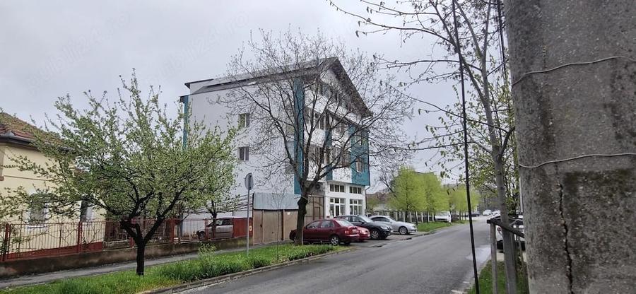 Spațiu comercial, de 740 mp, în Bălcescu
