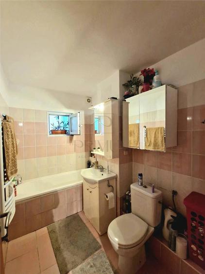 Apartament cu 4 camere decomandat în Steaua