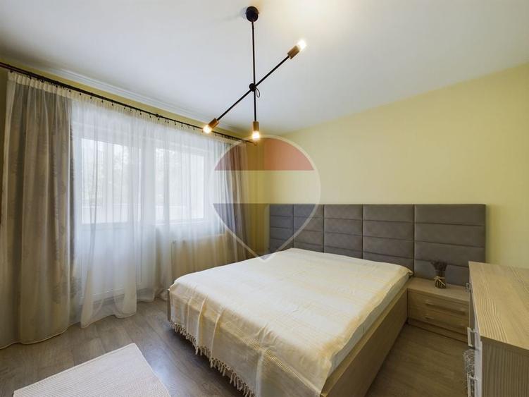 Apartament cu 3 camere decomandat, mobilat în Vitan