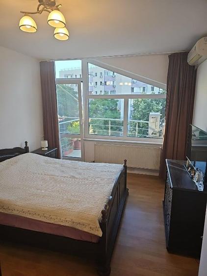 Apartament cu 4 camere decomandat în Dristor