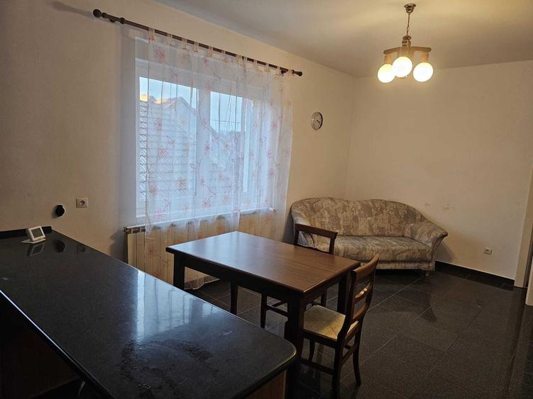 Apartament cu 3 camere decomandat în Ghiroda