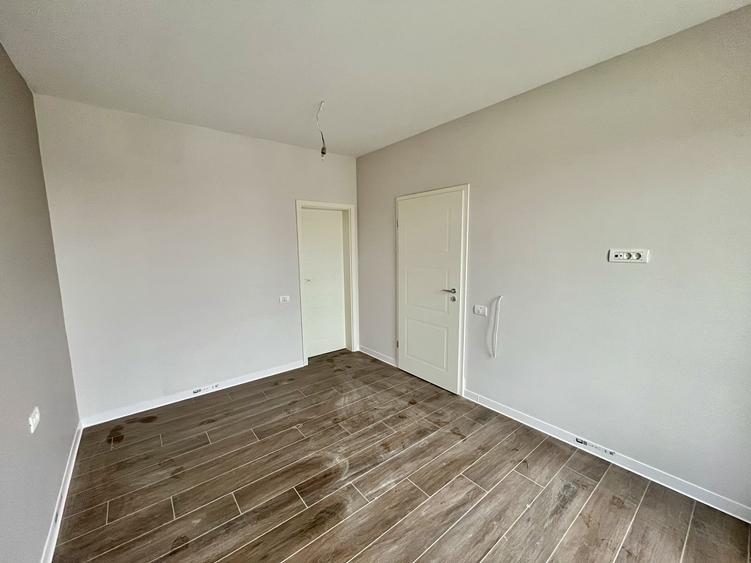 Duplex cu 3 camere cu Teren 430 Mp în Moșnița Nouă