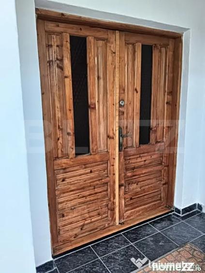Apartament cu 3 camere decomandat în Cetate