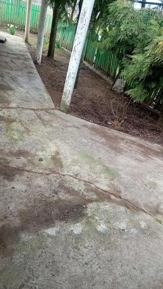 Casă cu 5 camere cu Teren 2200 Mp în Zăvoaia