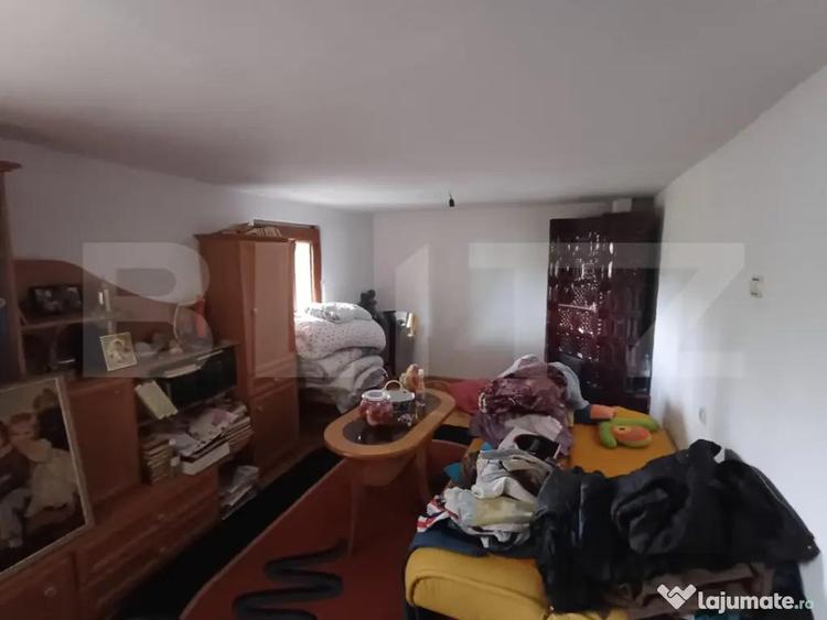 Casă cu 5 camere cu Teren 3900 Mp în Central