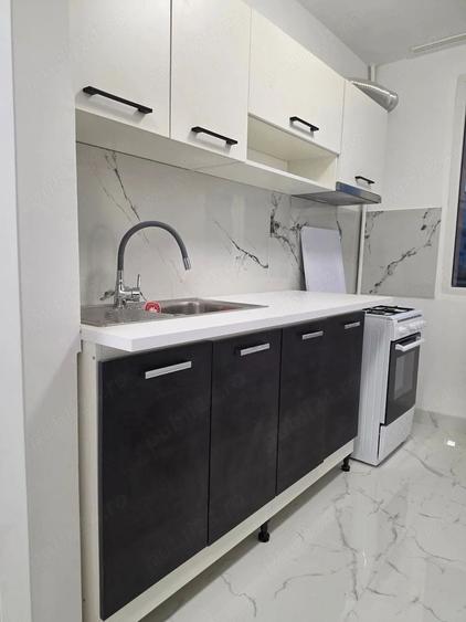 Apartament cu 3 camere semidecomandat, mobilat în Colentina