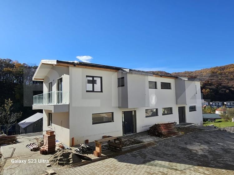 Duplex cu 4 camere cu Teren 275 Mp în Florești