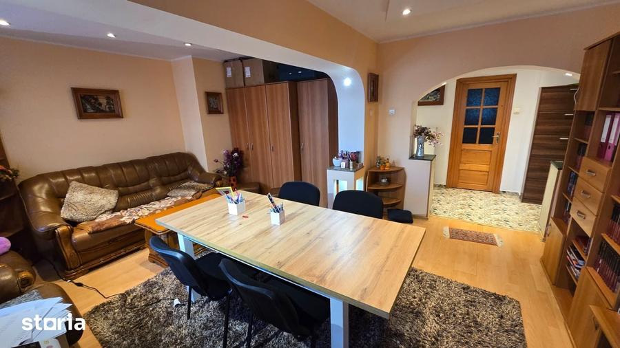 Apartament cu 3 camere în Nicolina