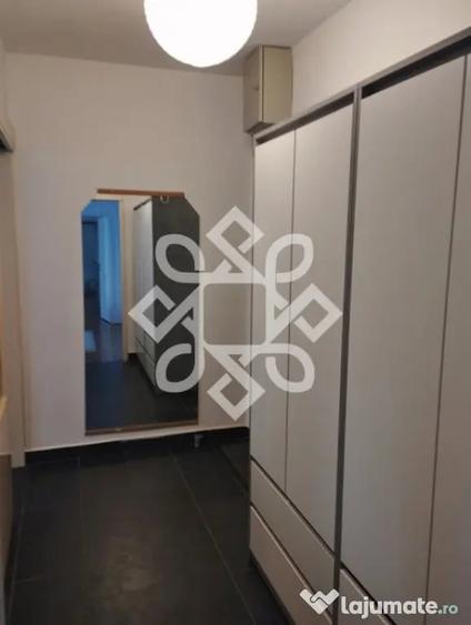 Apartament cu 3 camere semidecomandat în Rogerius