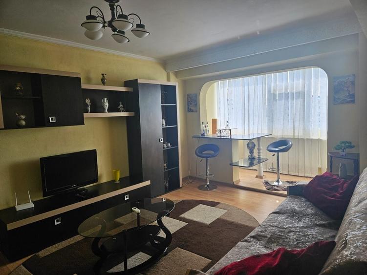 Apartament cu 3 camere decomandat în Ultracentral