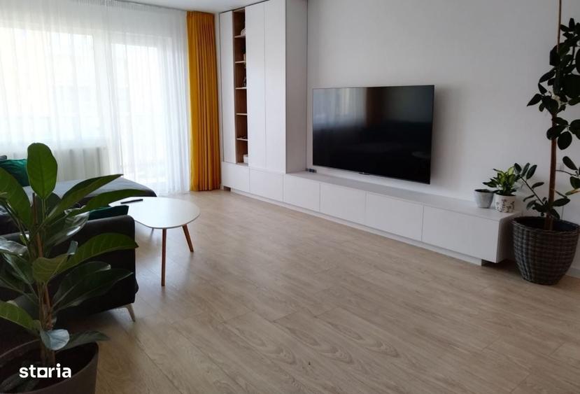Apartament cu 3 camere decomandat în Zorilor