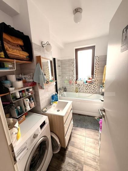 Apartament cu 2 camere semidecomandat în Sânpetru