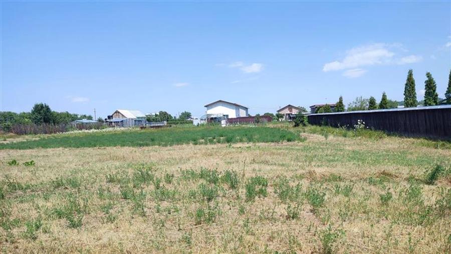 Casă cu 3 camere cu Teren 500 Mp în 9 Mai
